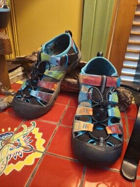 KEEN Newport Multi-Color Water Sandals Y4, Wom 5.5, EU SZ36 Tie Dye Retro Ex Pre